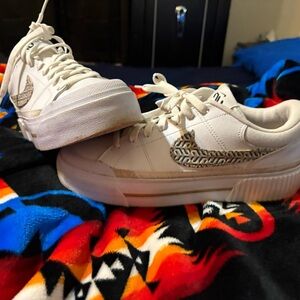 Women's Nike Platform Court Legacy Sneakers